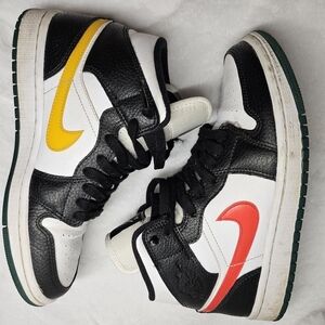 WMNS Nike Air Jordan 1 Mid “Alternate Swoosh”